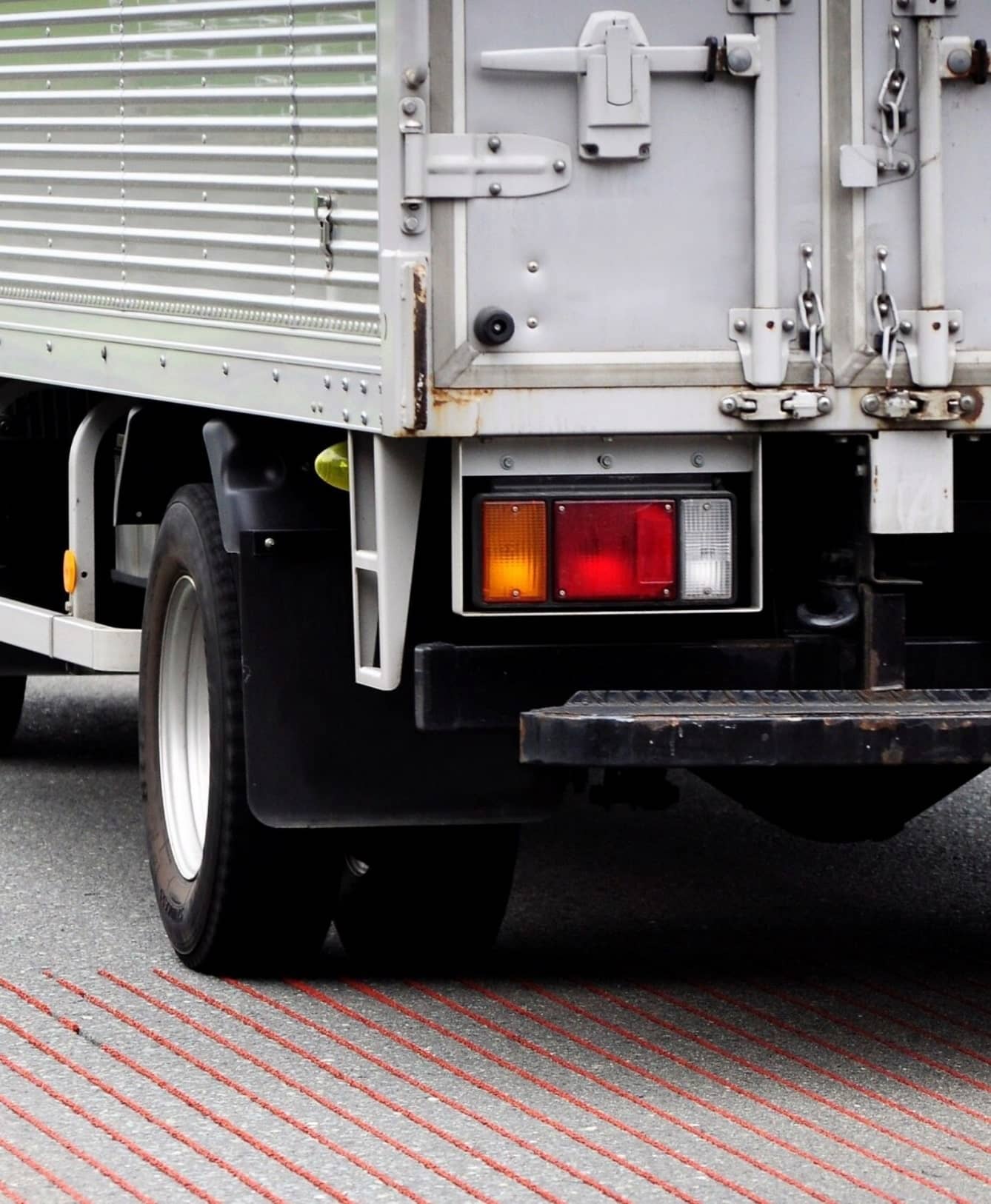 普通免許で運転できる車両は車両総重量・最大積載量で変わる イメージ